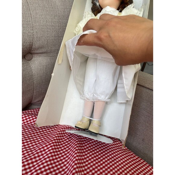 Vintage porcelain doll in white lace-dress red hair new in box kid toys 18” tall - Picture 4 of 6